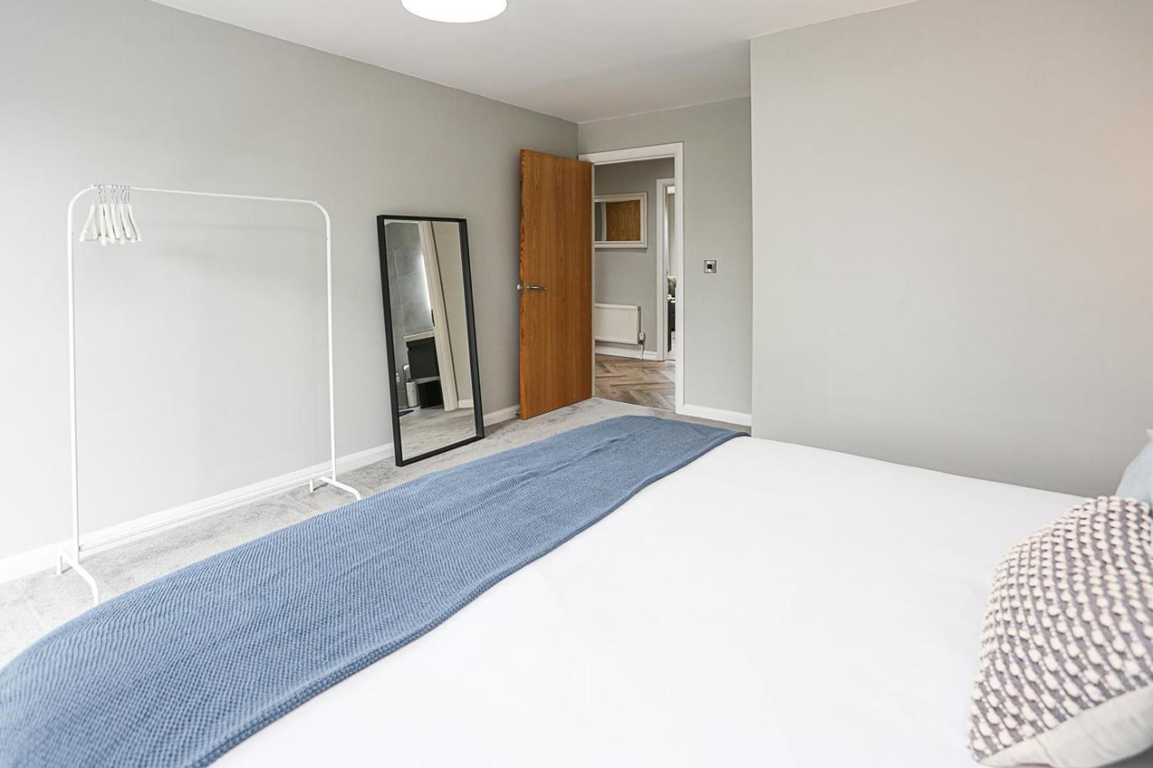 Charming Retreat In Belfast Apartment ภายนอก รูปภาพ